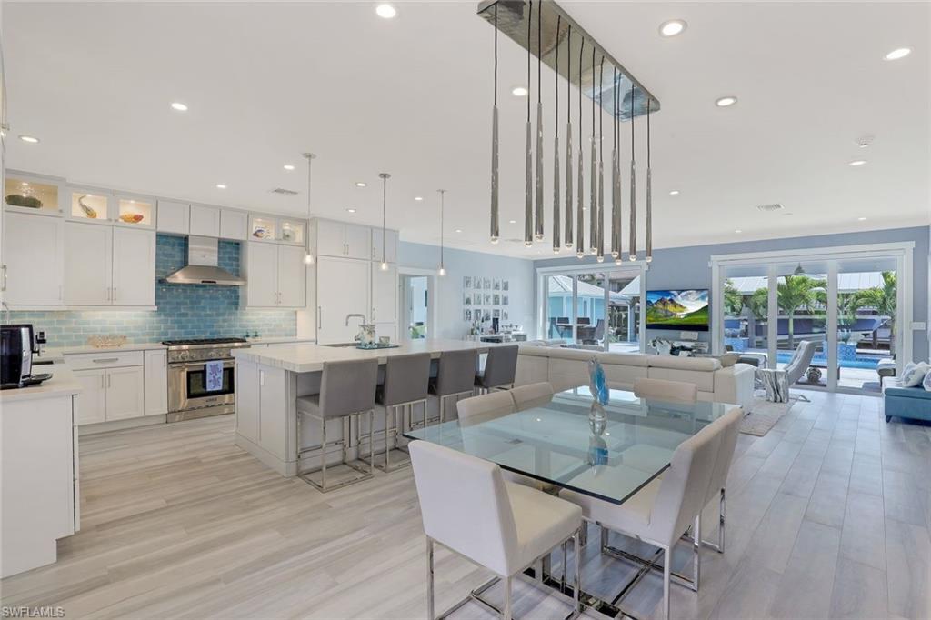 180 Channel Drive Naples, FL 34108 - Photo 8 of 34