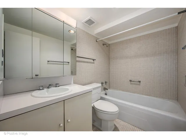 $440,000 | 175 East Delaware Place, Unit 5123, Chicago, IL 60611