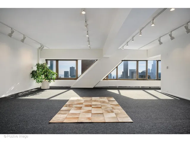 $440,000 | 175 East Delaware Place, Unit 5123, Chicago, IL 60611