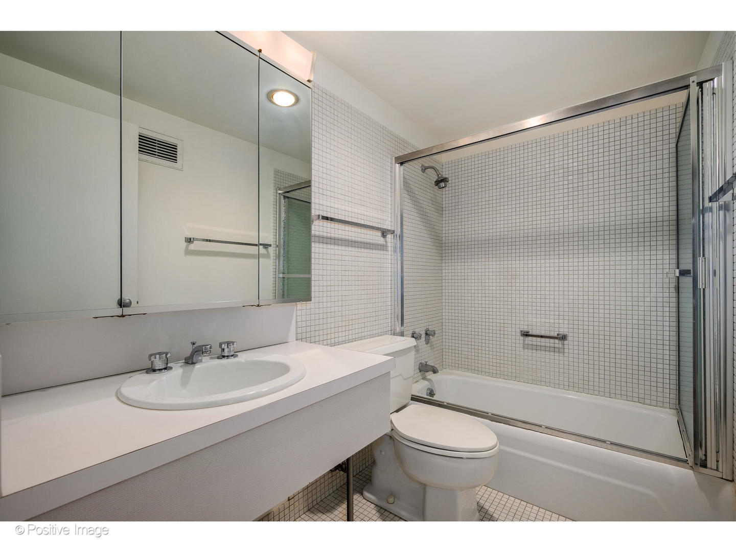 175 East Delaware Place, Unit 5123 Chicago, IL 60611 - Photo 9 of 21