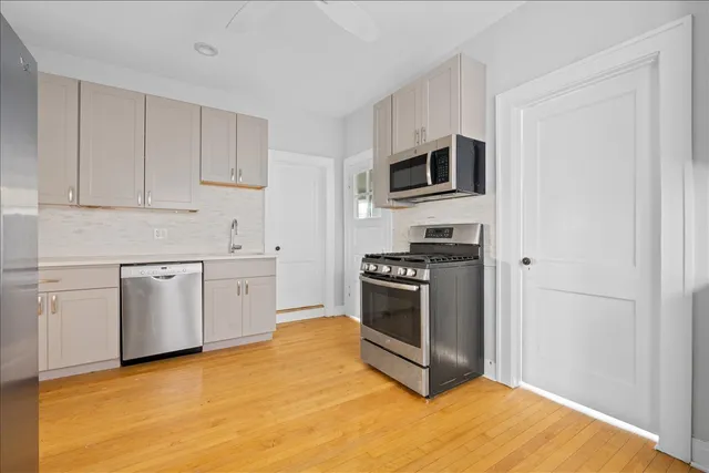 $2,000 | 911 Green Bay Road, Unit 2S, Winnetka, IL 60093