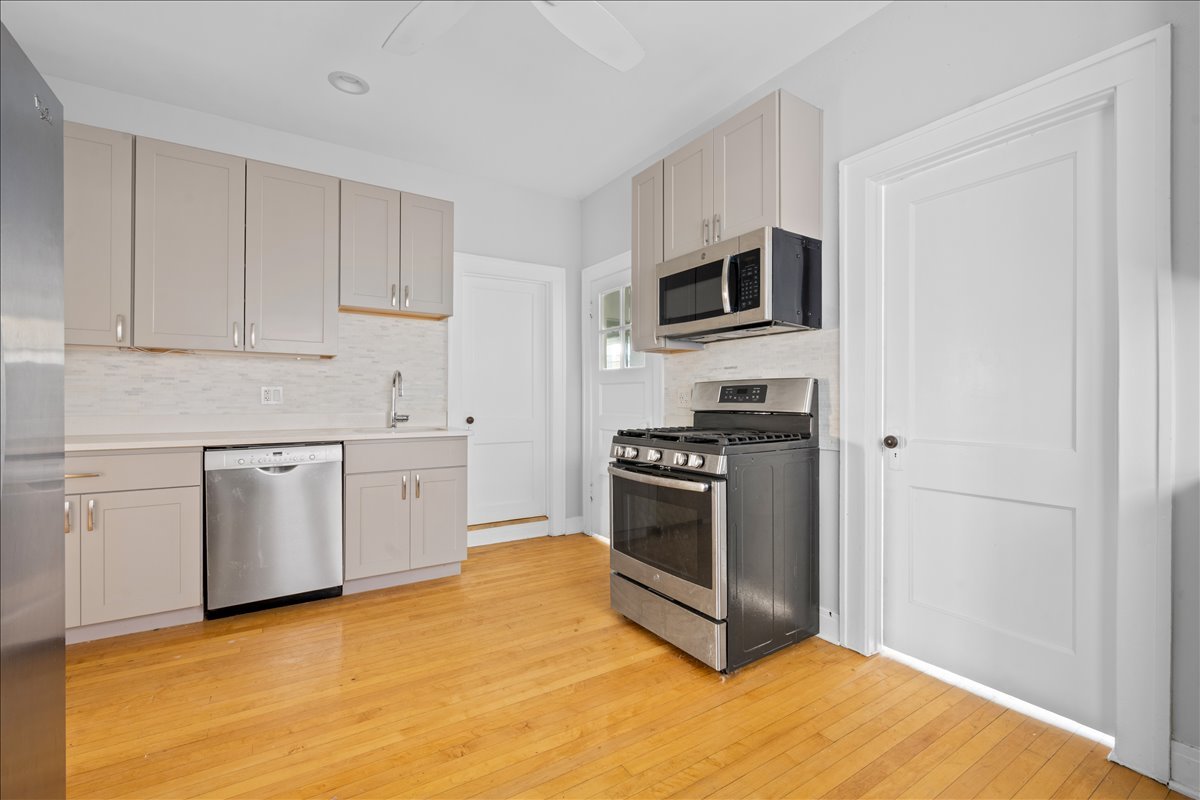 911 Green Bay Road, Unit 2S Winnetka, IL 60093 - Photo 8 of 12