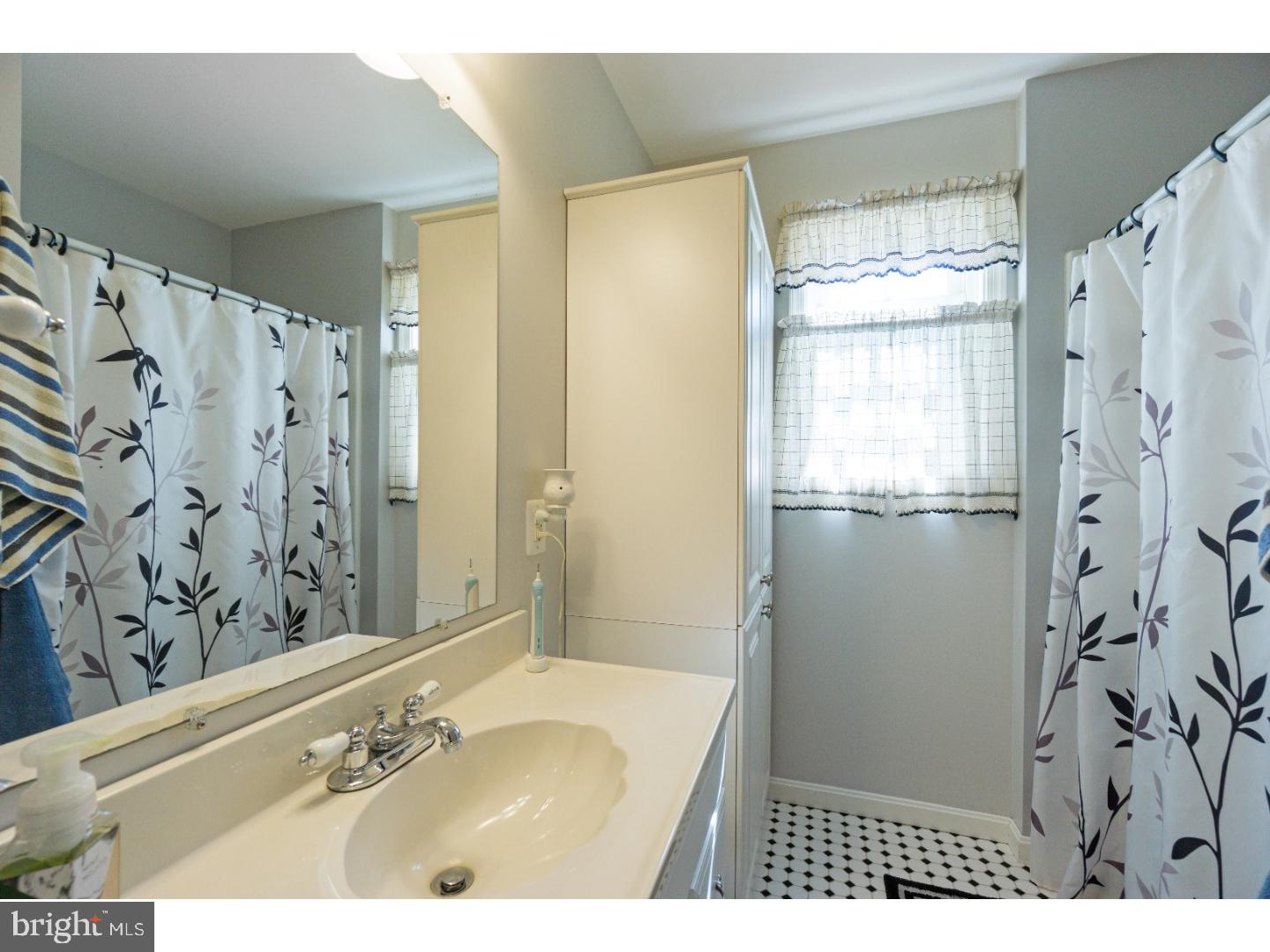 814 Fairview Road Swarthmore, PA 19081 - Photo 15 of 25 Bathroom