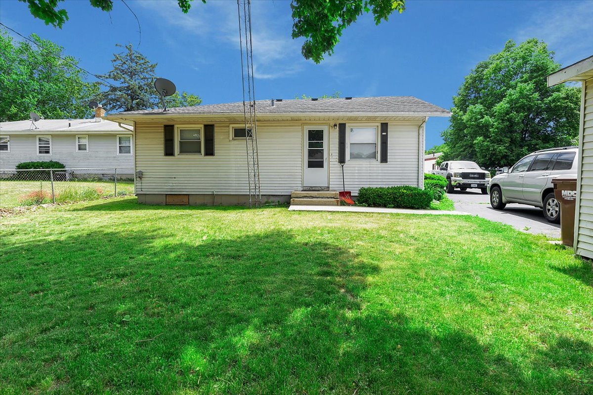 709 West McKinley Street Harvard, IL 60033 - Photo 4 of 23