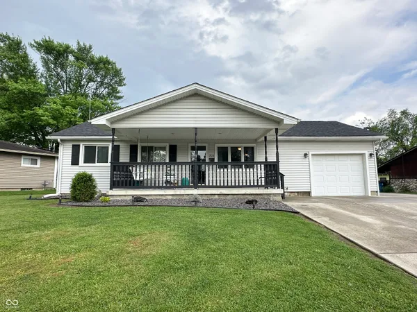 $219,900 | 910 Hillcrest Drive, Greencastle, IN 46135