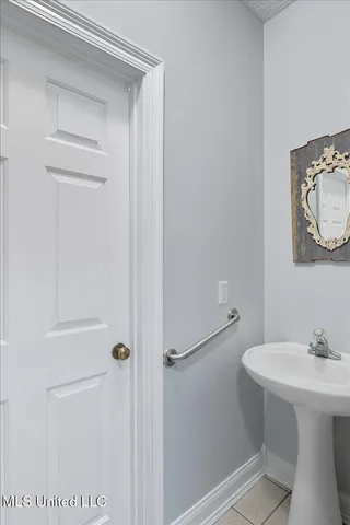 $390,000 | 1060 Suzanna Drive, Raymond, MS 39154