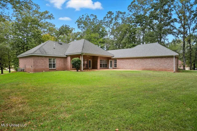 $390,000 | 1060 Suzanna Drive, Raymond, MS 39154