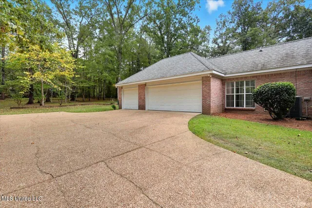 $390,000 | 1060 Suzanna Drive, Raymond, MS 39154