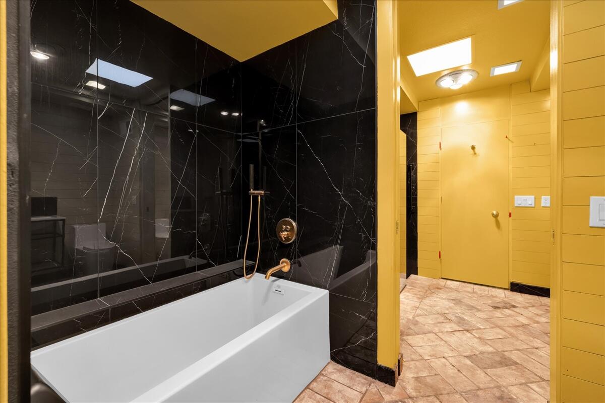 130 West Racquet Club Road, Unit 511 Palm Springs, CA 92262 - Photo 21 of 65 27-27