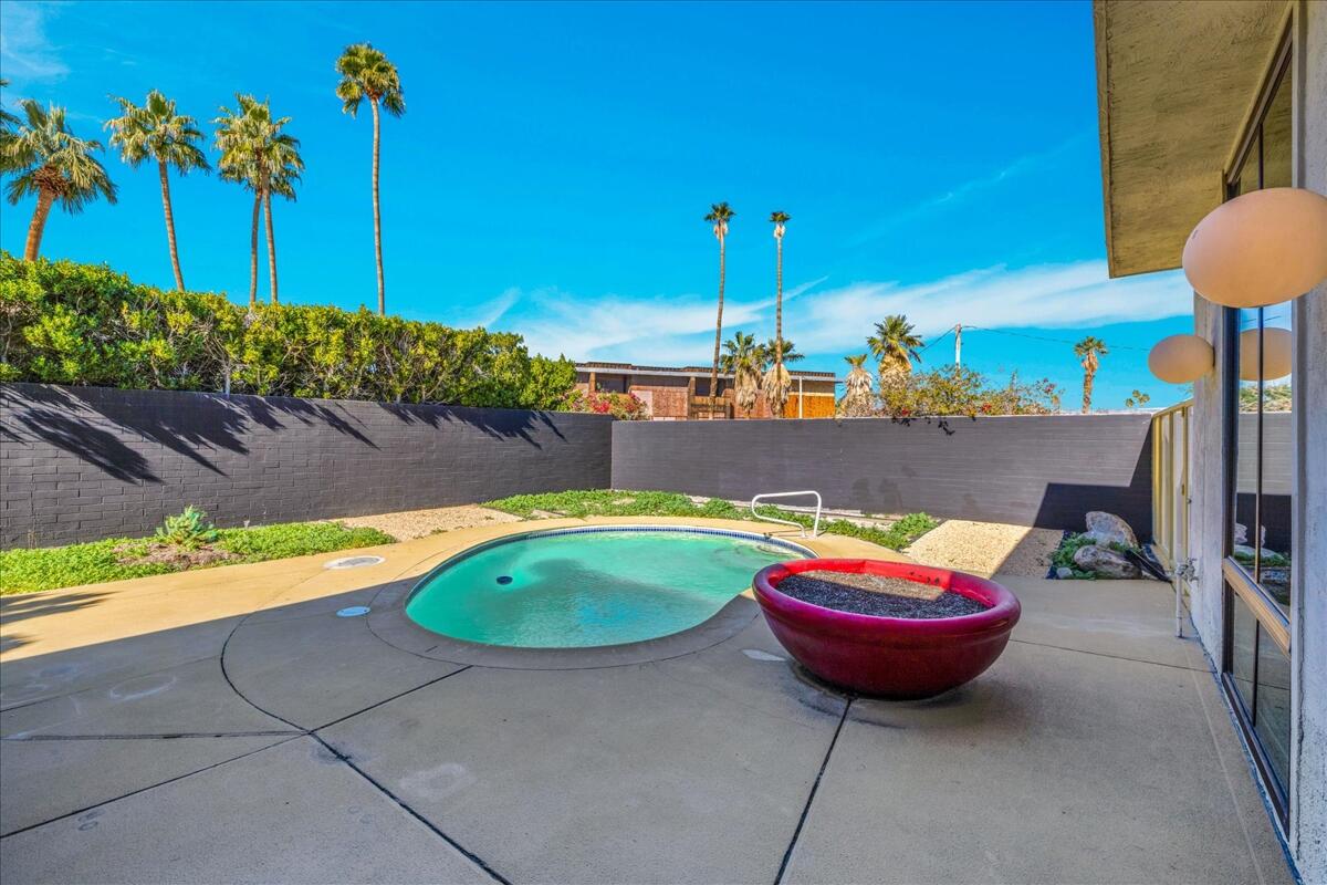130 West Racquet Club Road, Unit 511 Palm Springs, CA 92262 - Photo 32 of 65 35-35