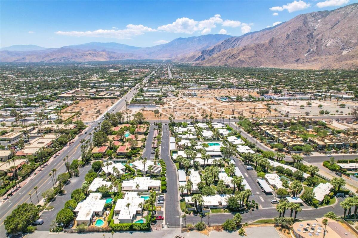 130 West Racquet Club Road, Unit 511 Palm Springs, CA 92262 - Photo 54 of 62 04-130 W RACQUET CLUB Community Shots (1