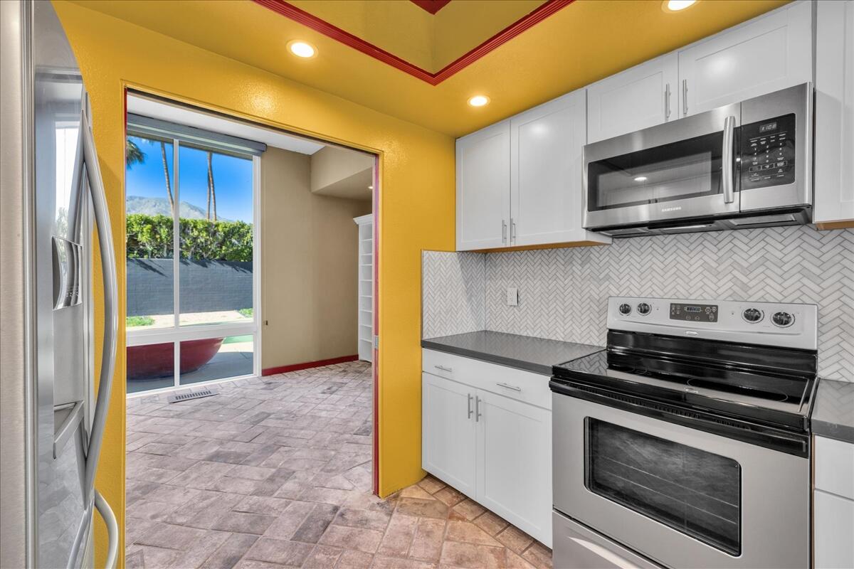 130 West Racquet Club Road, Unit 511 Palm Springs, CA 92262 - Photo 6 of 62 18-18