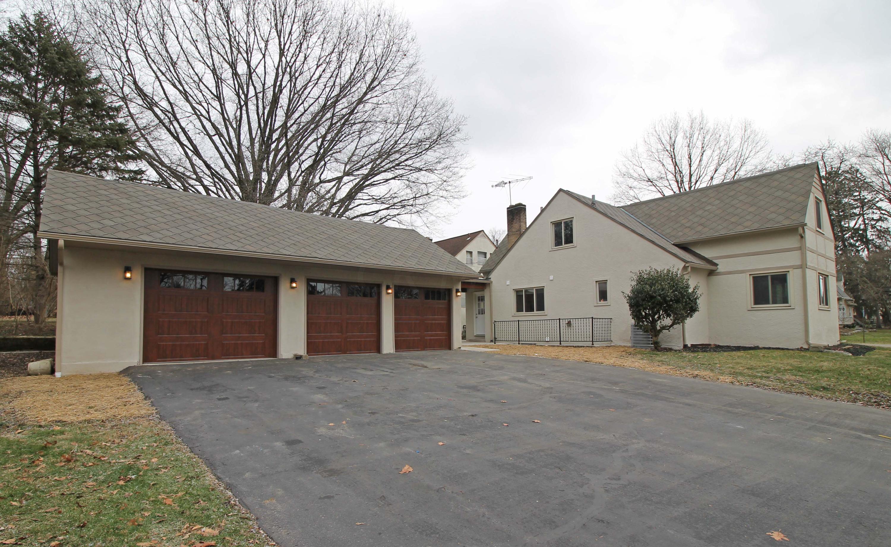 192 West Beaumont Road Columbus, OH 43214 - Photo 2 of 64 Gallery Image 2