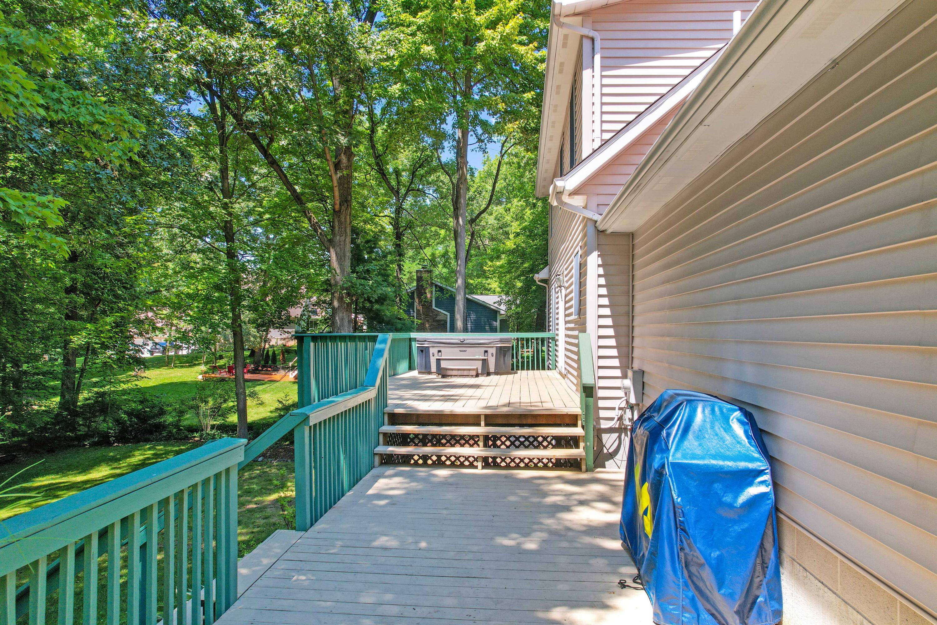 11176 Mcgregor Road Pinckney, MI 48169 - Photo 35 of 49 Rear Deck