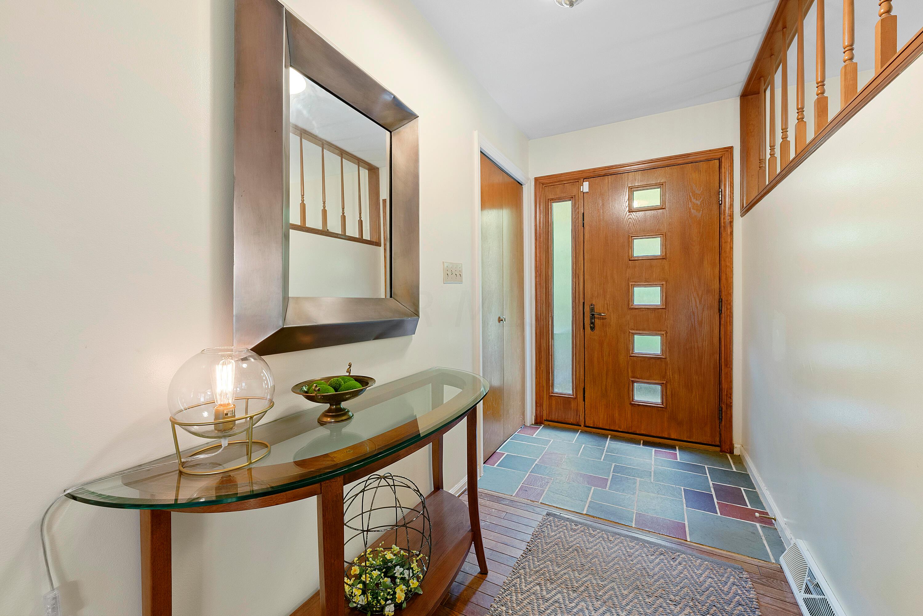 300 Walhalla Road Columbus, OH 43202 - Photo 7 of 50 Interior - Entry