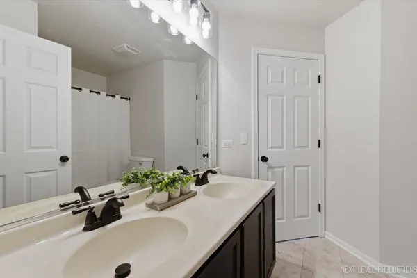 $319,900 | 534 Mallard Lane, Unit B, Sugar Grove, IL 60554