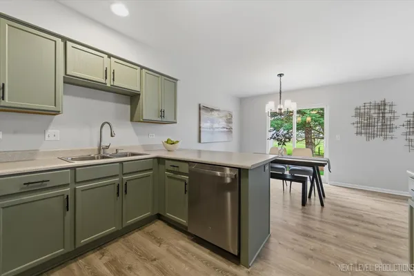 $319,900 | 534 Mallard Lane, Unit B, Sugar Grove, IL 60554