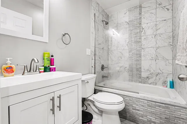 $315,000 | 36 159th Street, Calumet City, IL 60409