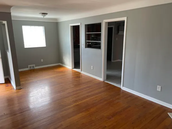 $1,250 | 16127 St Marys Street, Detroit, MI 48235