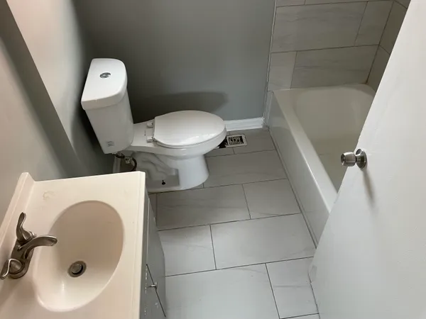 $1,250 | 16127 St Marys Street, Detroit, MI 48235