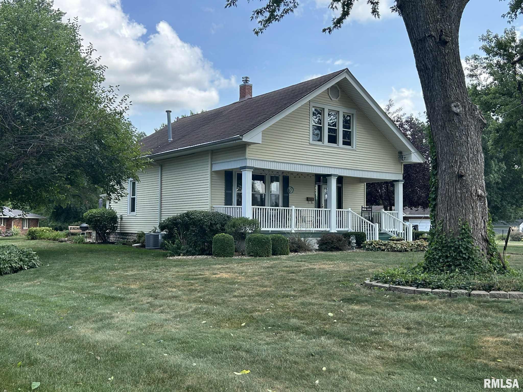 1006 Christopher Court Quincy, IL 62305 - Photo 2 of 28