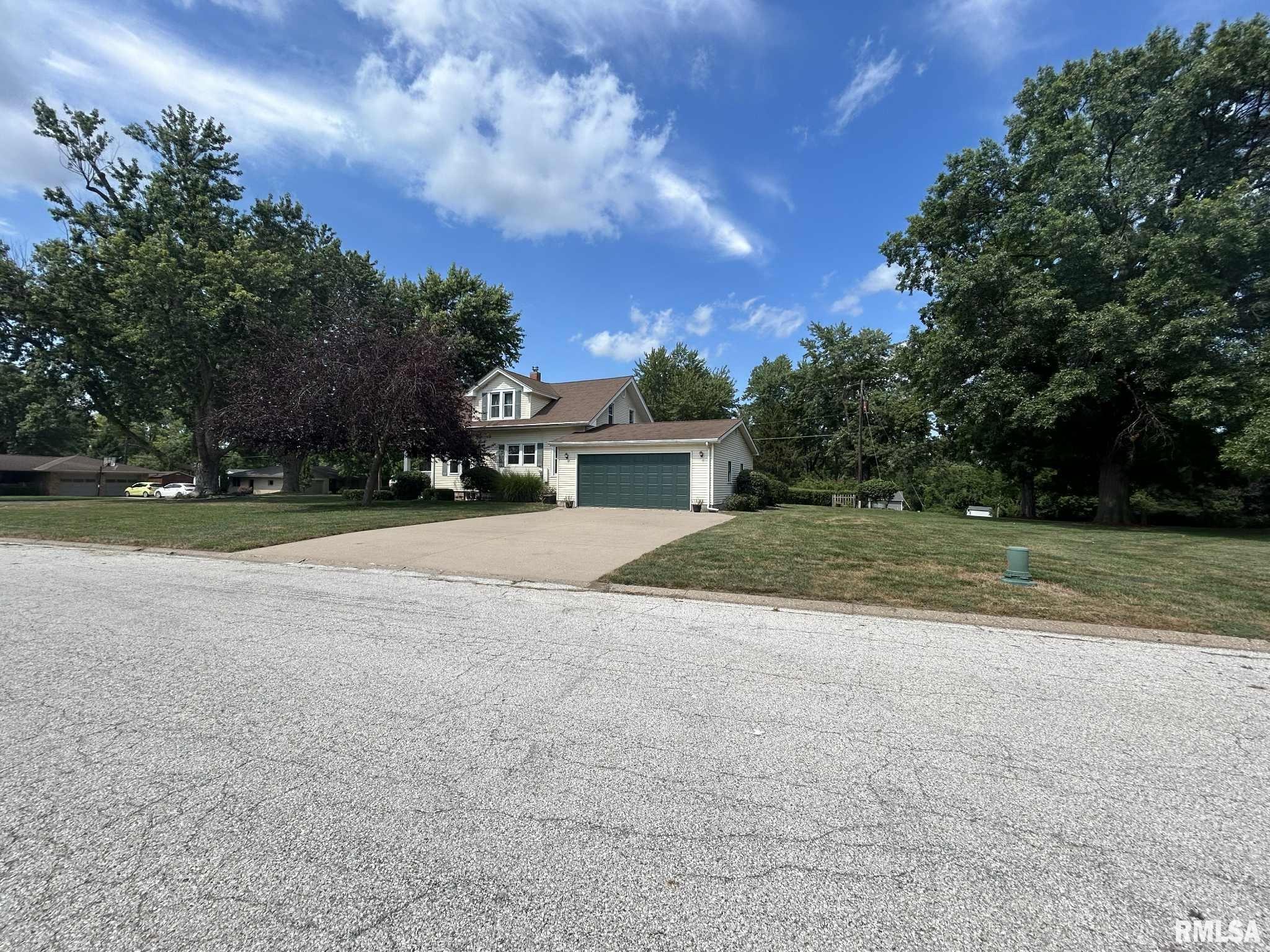 1006 Christopher Court Quincy, IL 62305 - Photo 4 of 28