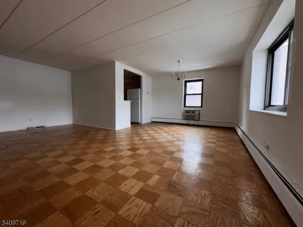 a view of empty room with window