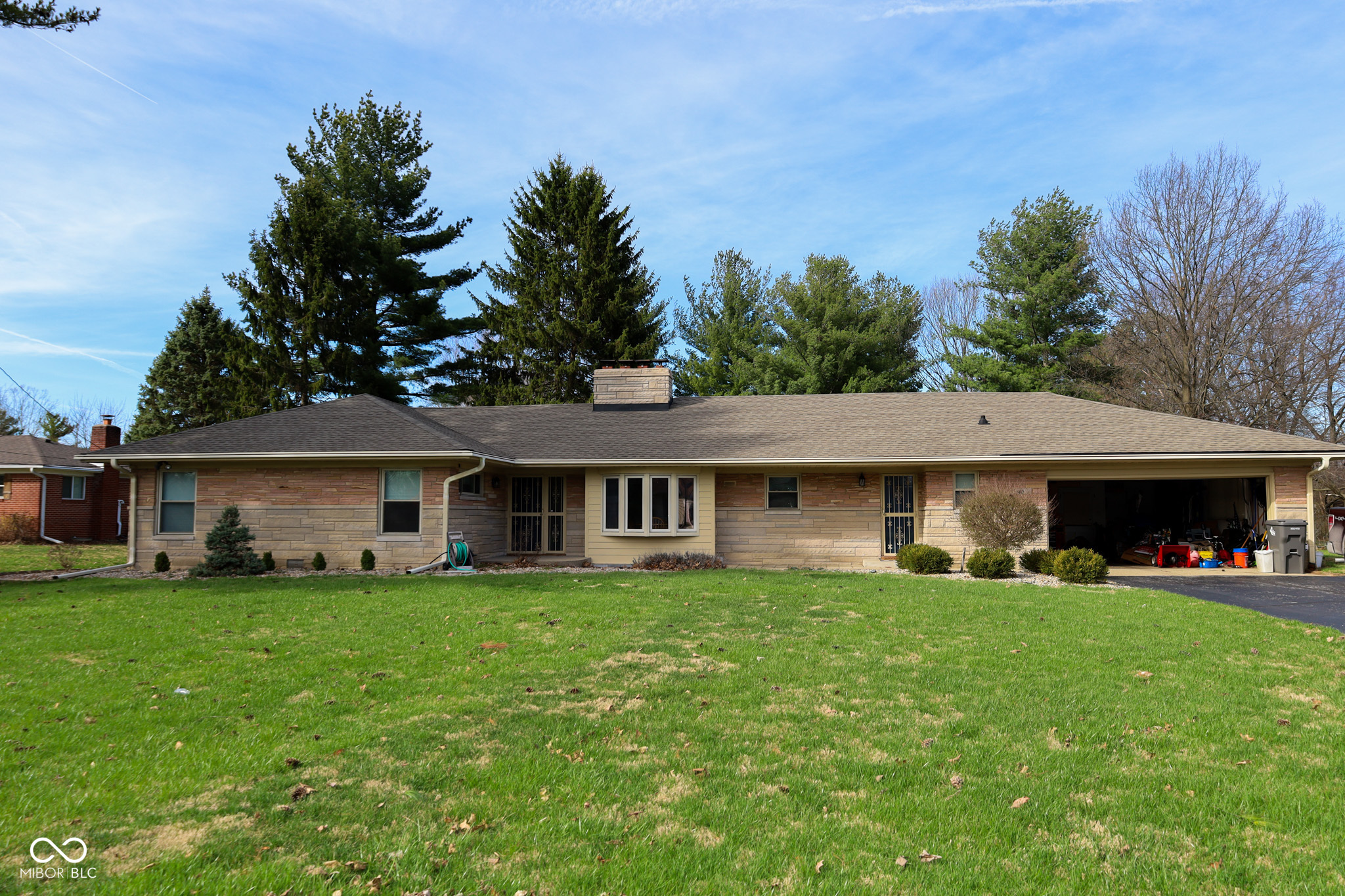 40 West Banta Road Indianapolis, IN 46217 - Photo 1 of 34