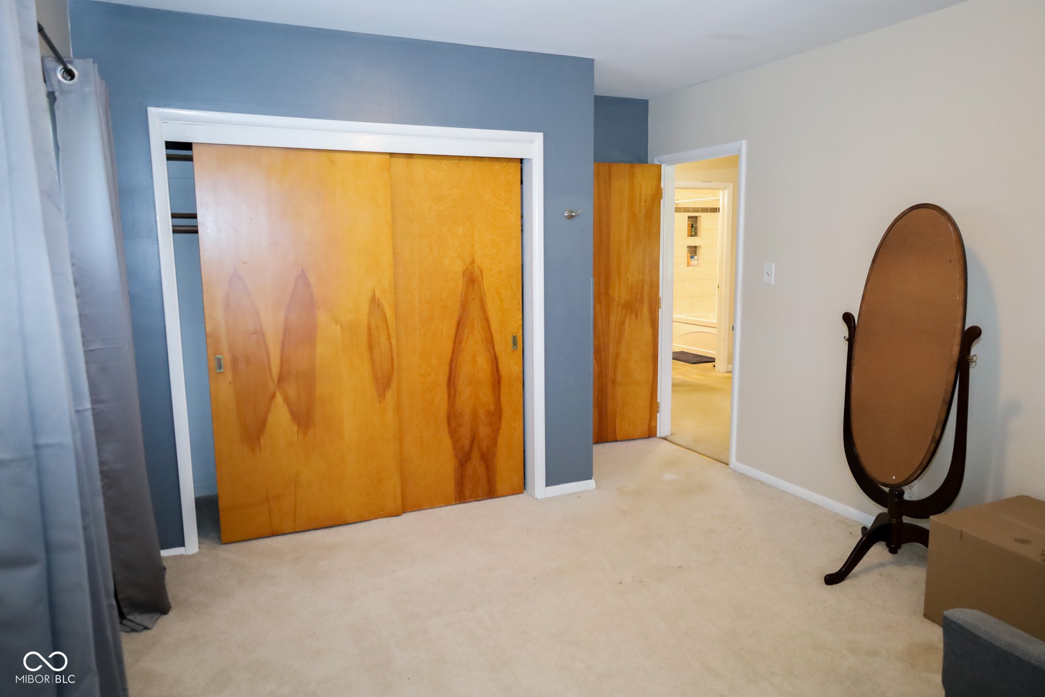 40 West Banta Road Indianapolis, IN 46217 - Photo 11 of 34