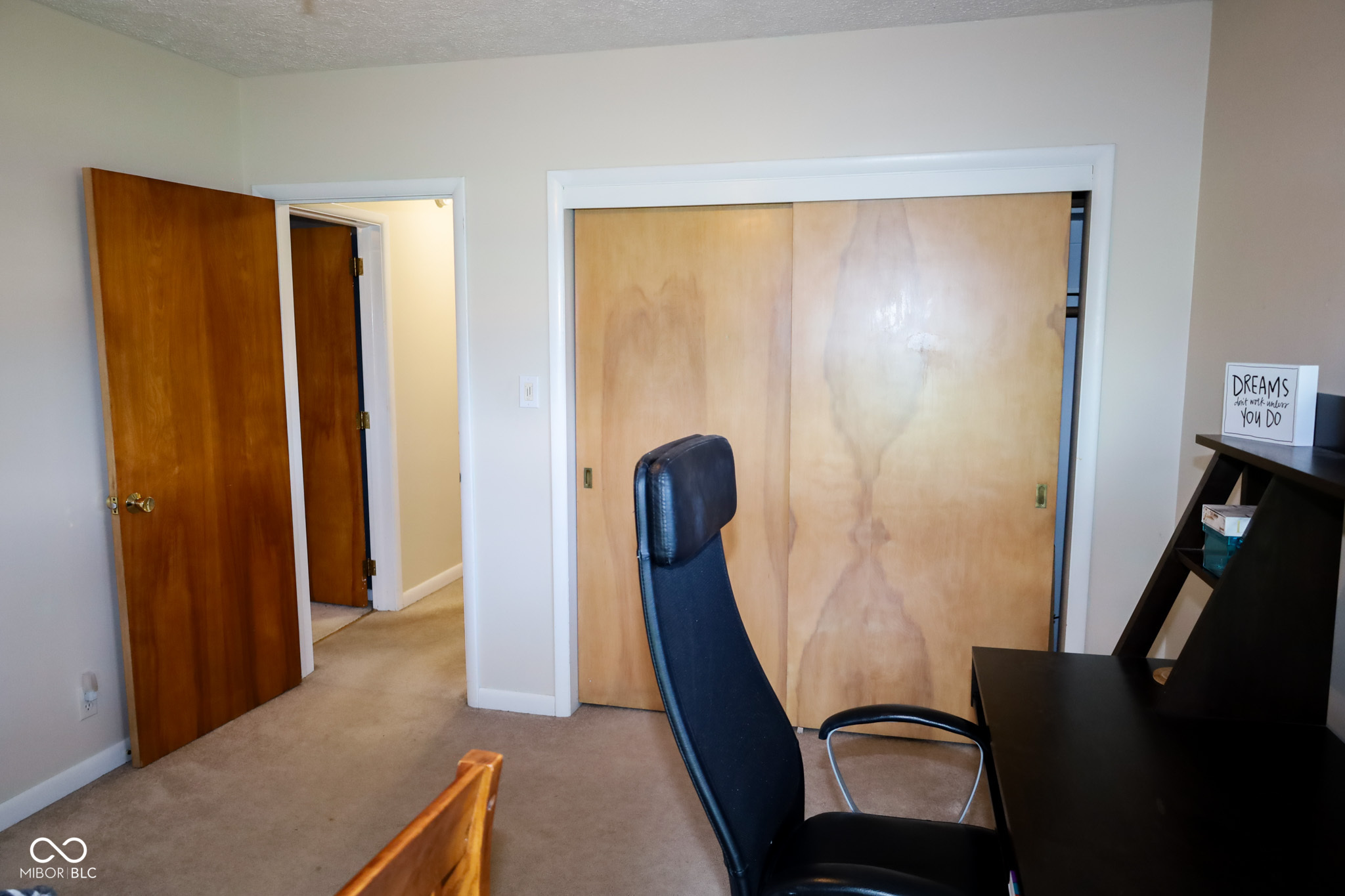40 West Banta Road Indianapolis, IN 46217 - Photo 13 of 34