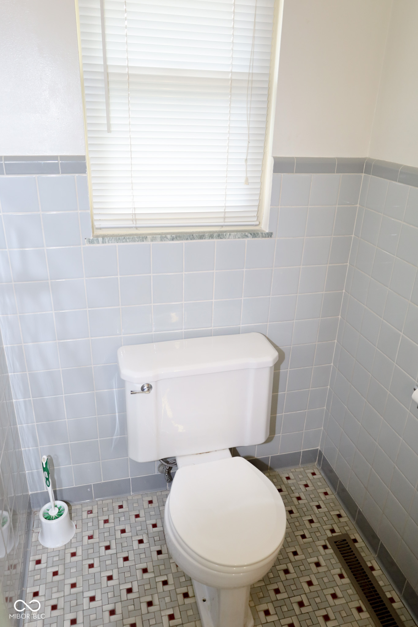 40 West Banta Road Indianapolis, IN 46217 - Photo 21 of 34