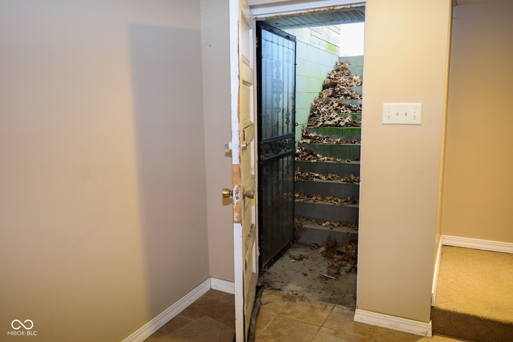 40 West Banta Road Indianapolis, IN 46217 - Photo 27 of 34