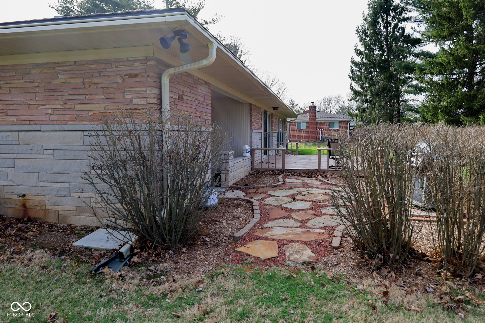 40 West Banta Road Indianapolis, IN 46217 - Photo 32 of 34