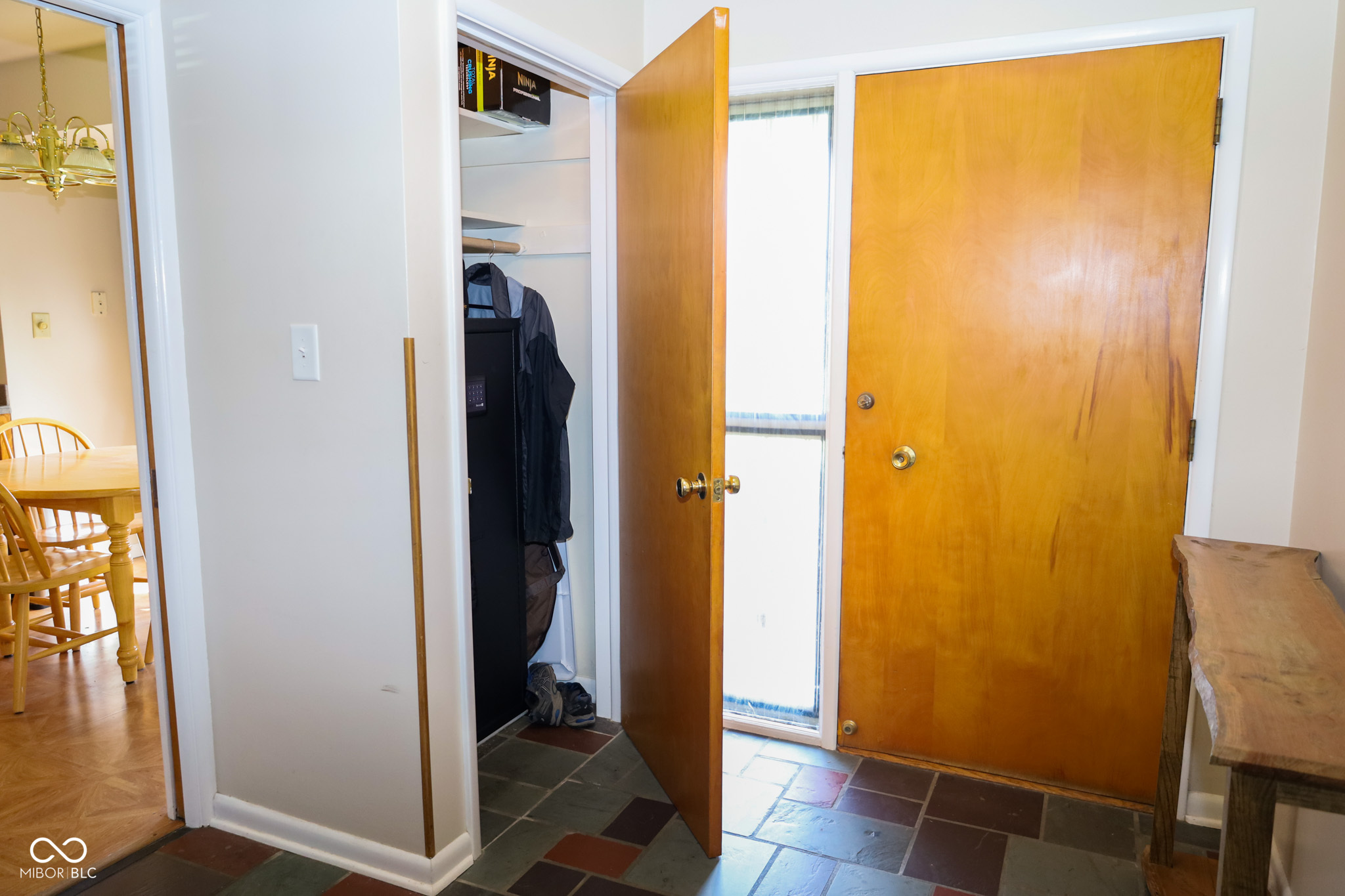 40 West Banta Road Indianapolis, IN 46217 - Photo 6 of 34