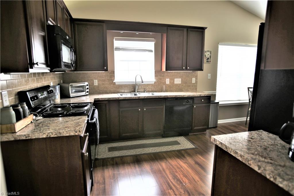 4709 Ridgefall Road Greensboro, NC 27410 - Photo 8 of 23