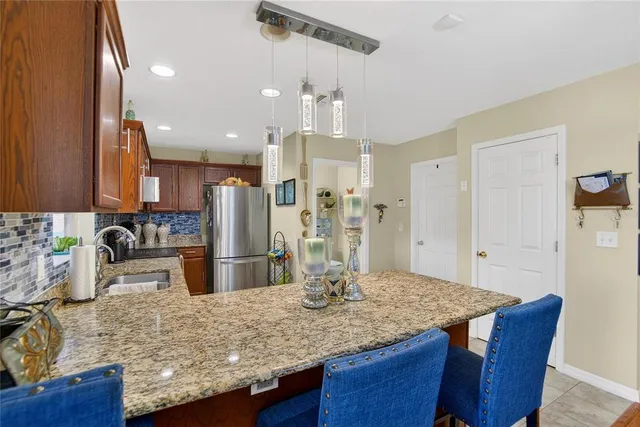 $2,150 | 209 Sawtooth Drive, Valrico, FL 33594