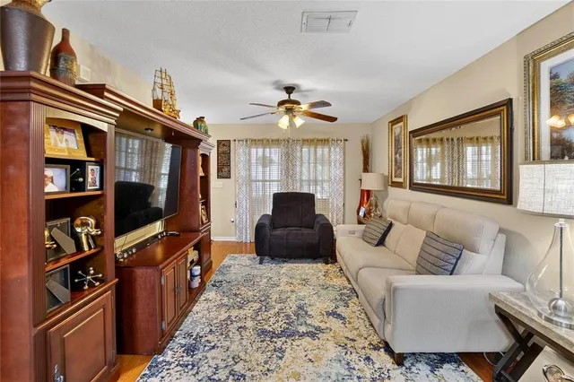 $2,150 | 209 Sawtooth Drive, Valrico, FL 33594