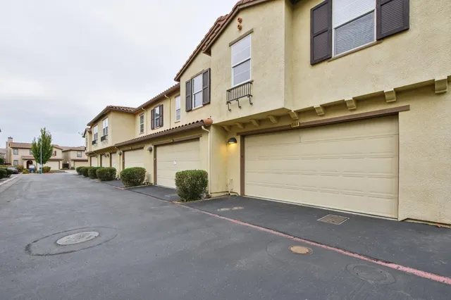 $479,900 | 8464 Crystal Walk Circle, Elk Grove, CA 95758