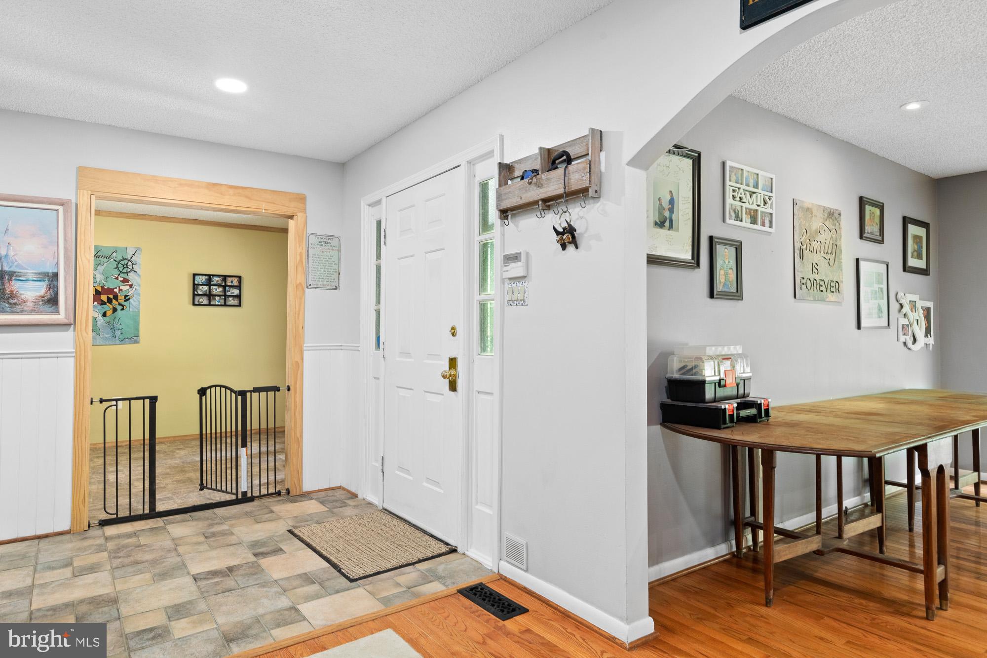 3121 Hunting Creek Road Huntingtown, MD 20639 - Photo 54 of 93 Outside of dinning room looking into dog room.