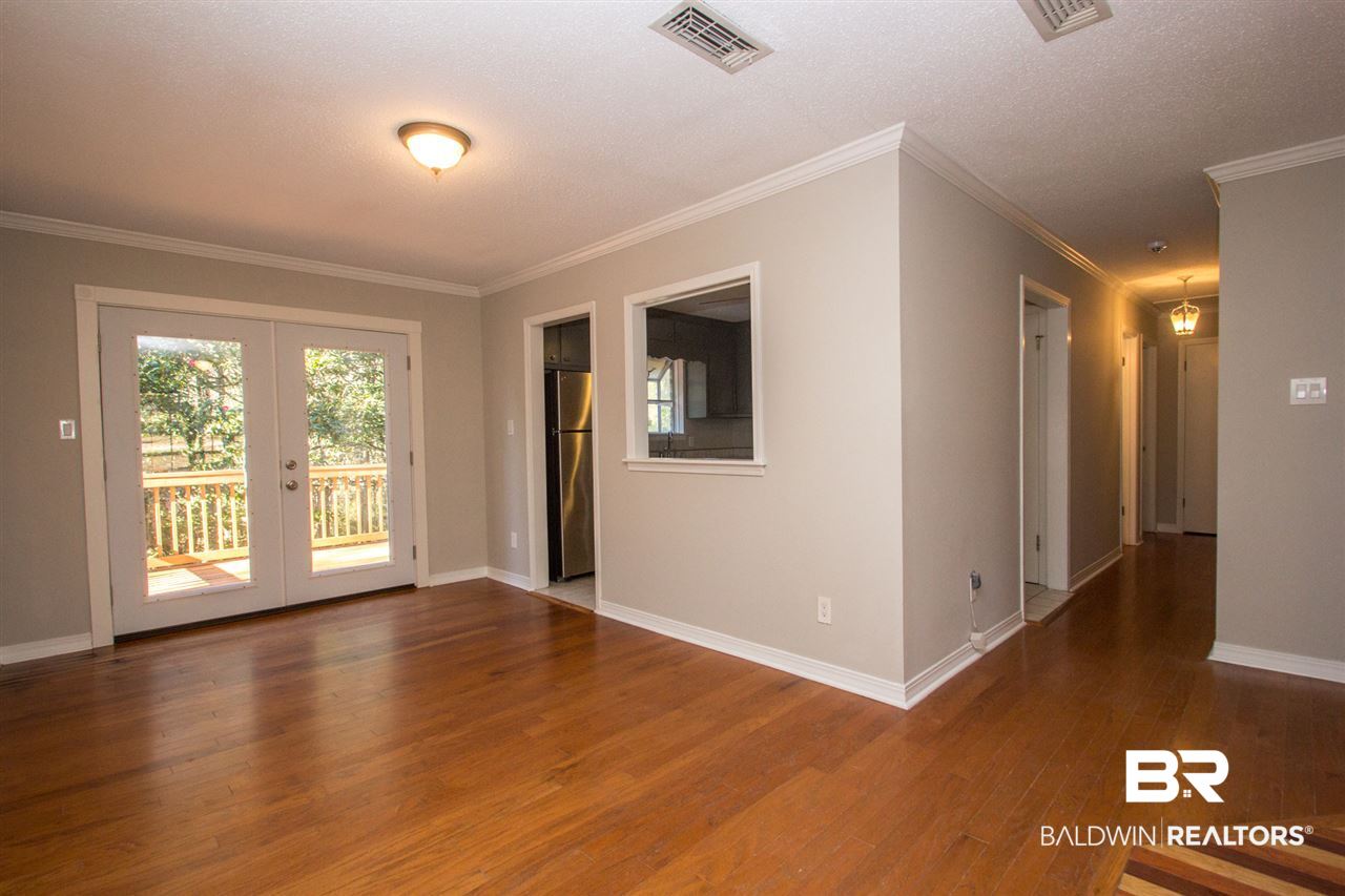 908 Caroline Avenue Daphne, AL 36526 - Photo 8 of 37