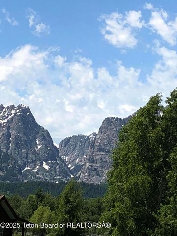 $6,975,000 | 10200 North West Meadow Road, Jackson, WY 83001