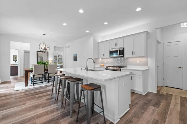 $390,900 | 757 Bridlewood Drive, Hartford, WI 53027