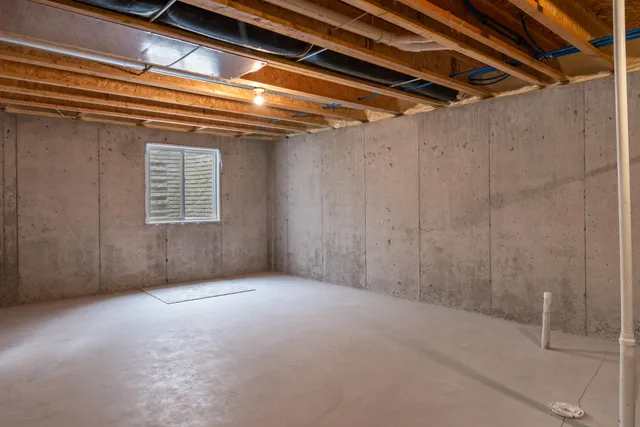 $390,900 | 757 Bridlewood Drive, Hartford, WI 53027