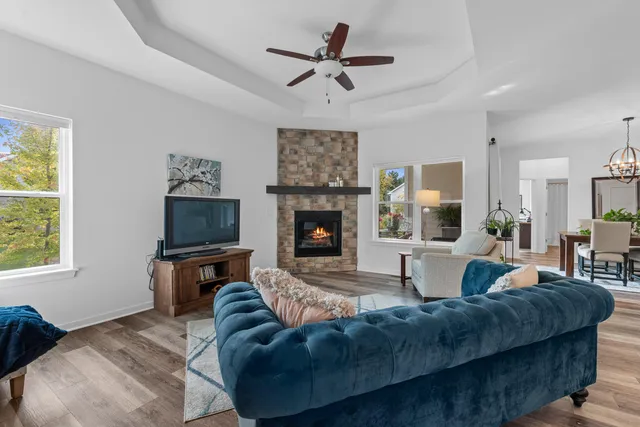 $390,900 | 757 Bridlewood Drive, Hartford, WI 53027