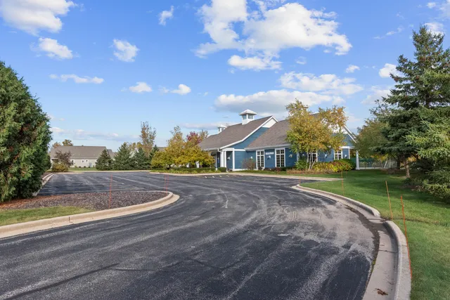 $390,900 | 757 Bridlewood Drive, Hartford, WI 53027