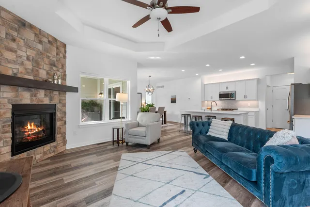 $390,900 | 757 Bridlewood Drive, Hartford, WI 53027