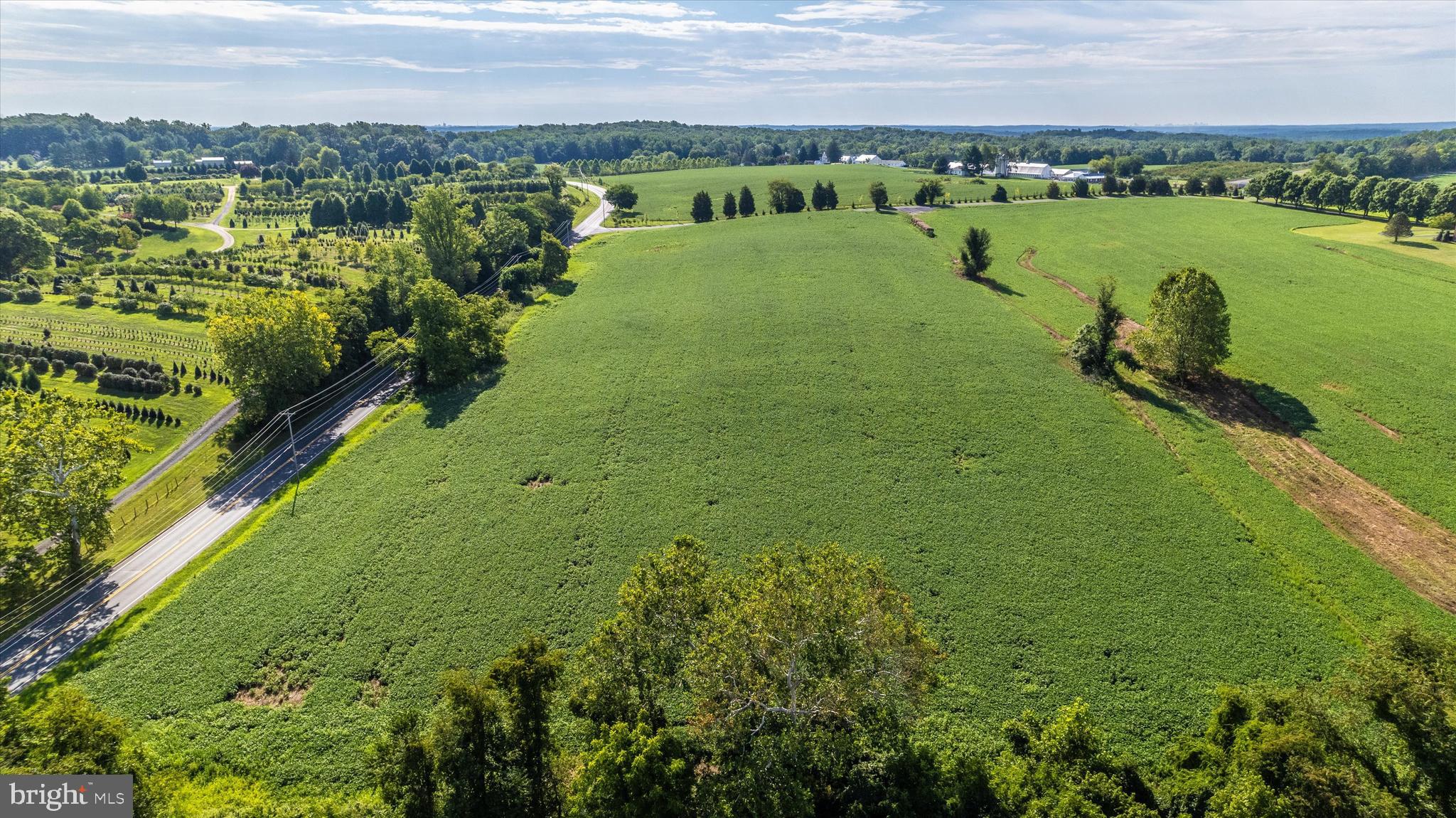 19101 Darnestown Road Poolesville, MD 20837 - Photo 18 of 27 a view of a city