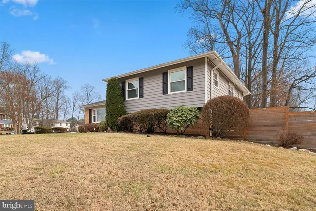 a house view with a outdoor space