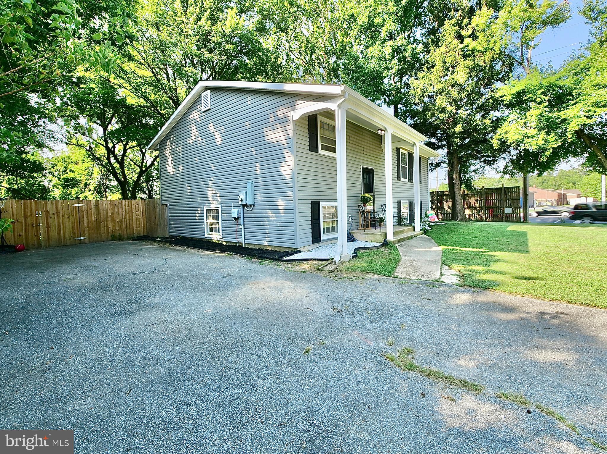 209 Scottfield Turn Newark, DE 19713 - Photo 7 of 62 New Siding and Roof