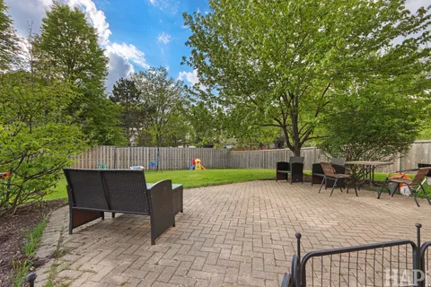 $535,000 | 2050 Colchester Avenue, Hoffman Estates, IL 60192